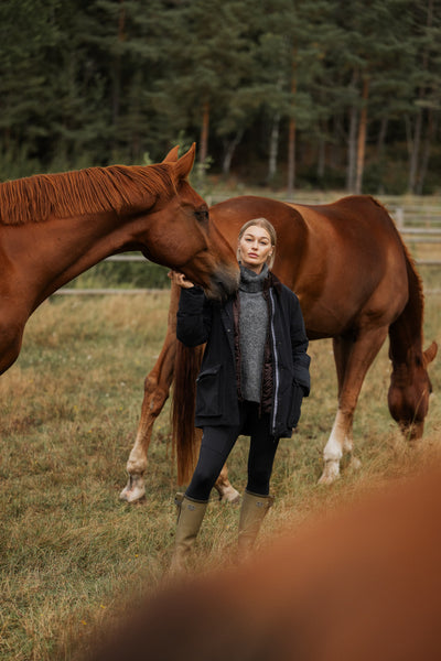 Uhip Field Jacket in Jet Black – photograph 1 