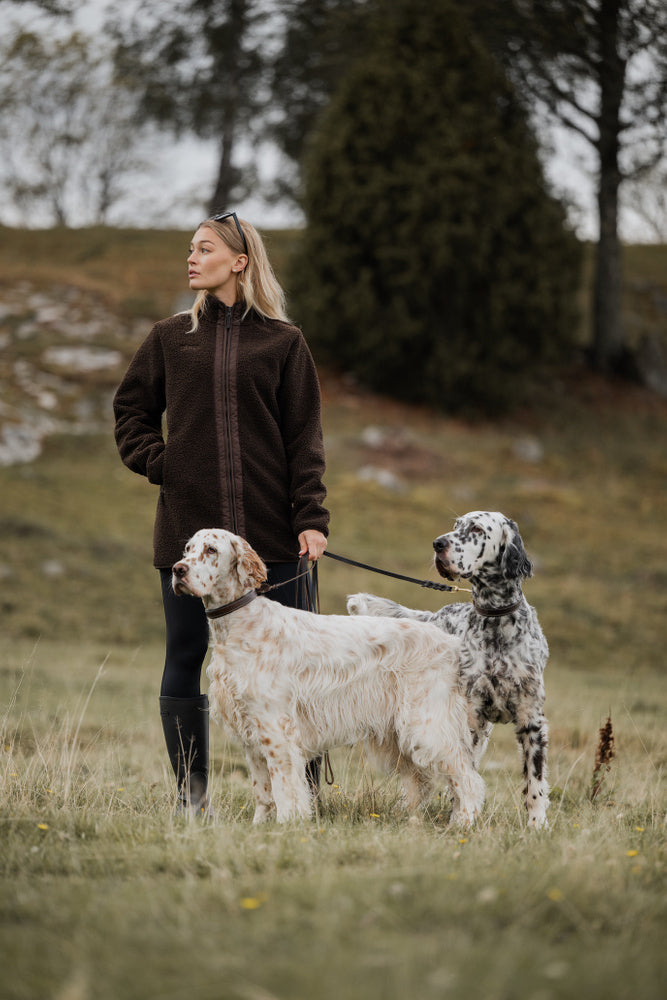 Uhip Windstopper Pile Long Jacket in Ash Brown – photograph 2 