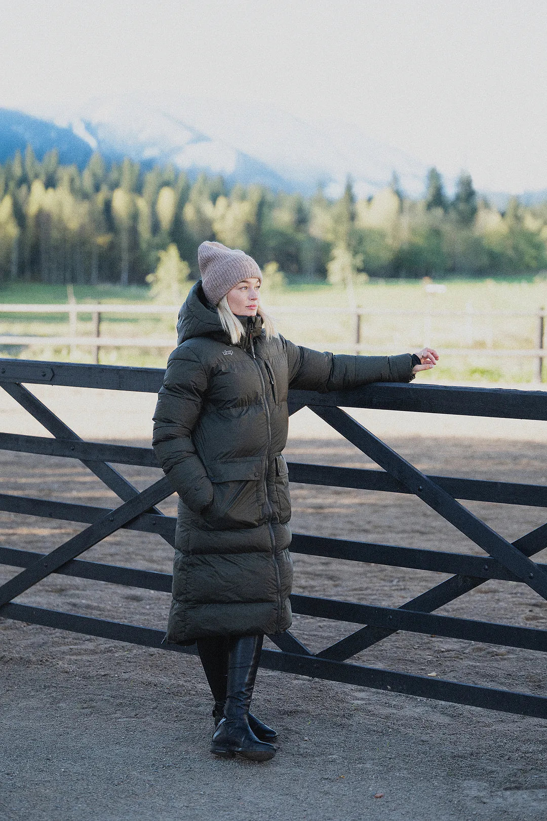 Uhip Arctic Puffer Coat – The Ultimate Women’s Long Winter Riding & Outdoor Coat