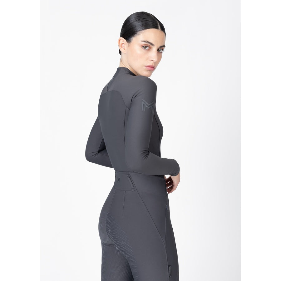 2. Side View
Alt: Women’s grey equestrian riding base layer side view fitted performance top